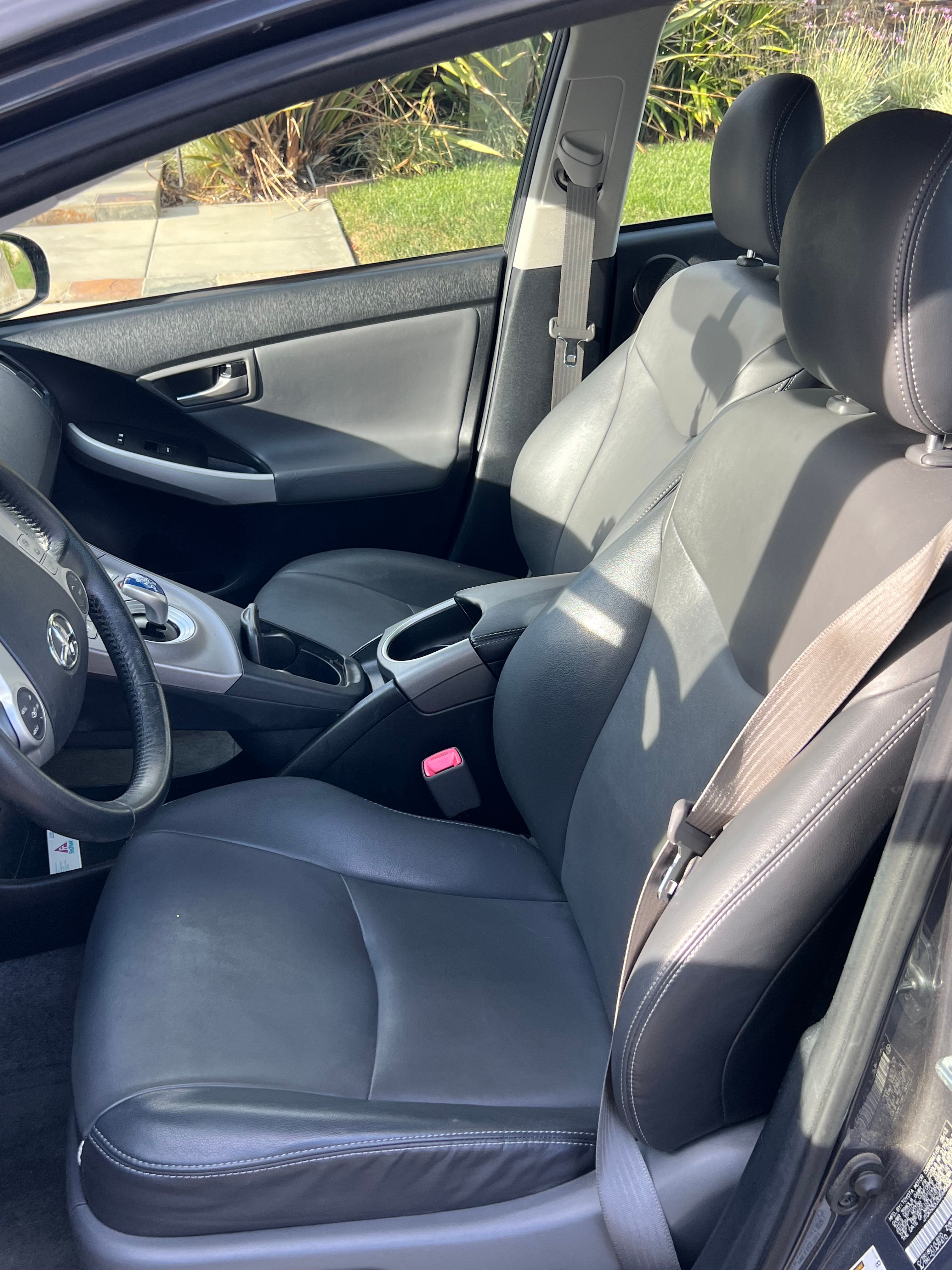 Used 2013 Toyota Prius Four w/ Deluxe Solar Roof Pkg FWD image 12