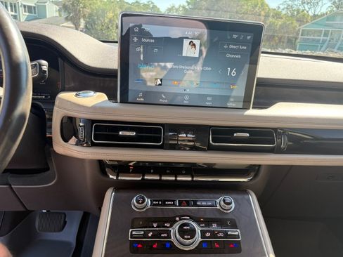 Used 2020 Lincoln Aviator Reserve w/ Equipment Group 201A RWD image 11