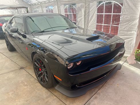 Used 2016 Dodge Challenger SRT Hellcat image 17