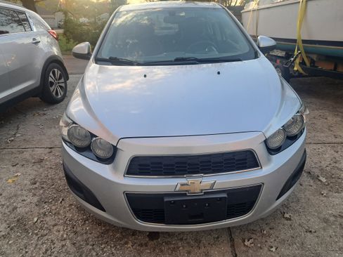 Used 2014 Chevrolet Sonic LT image 4