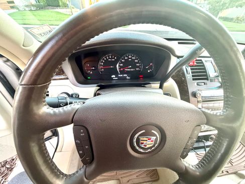 Used 2009 Cadillac DTS image 14