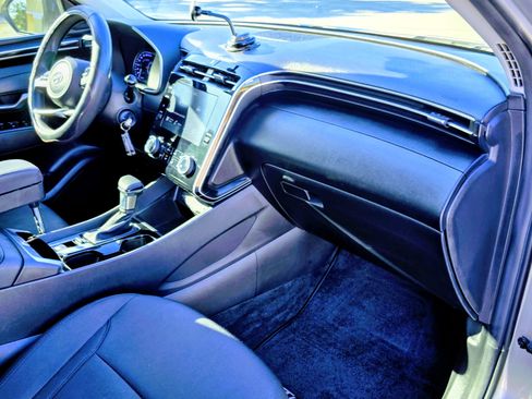 Used 2022 Hyundai Tucson SE image 6