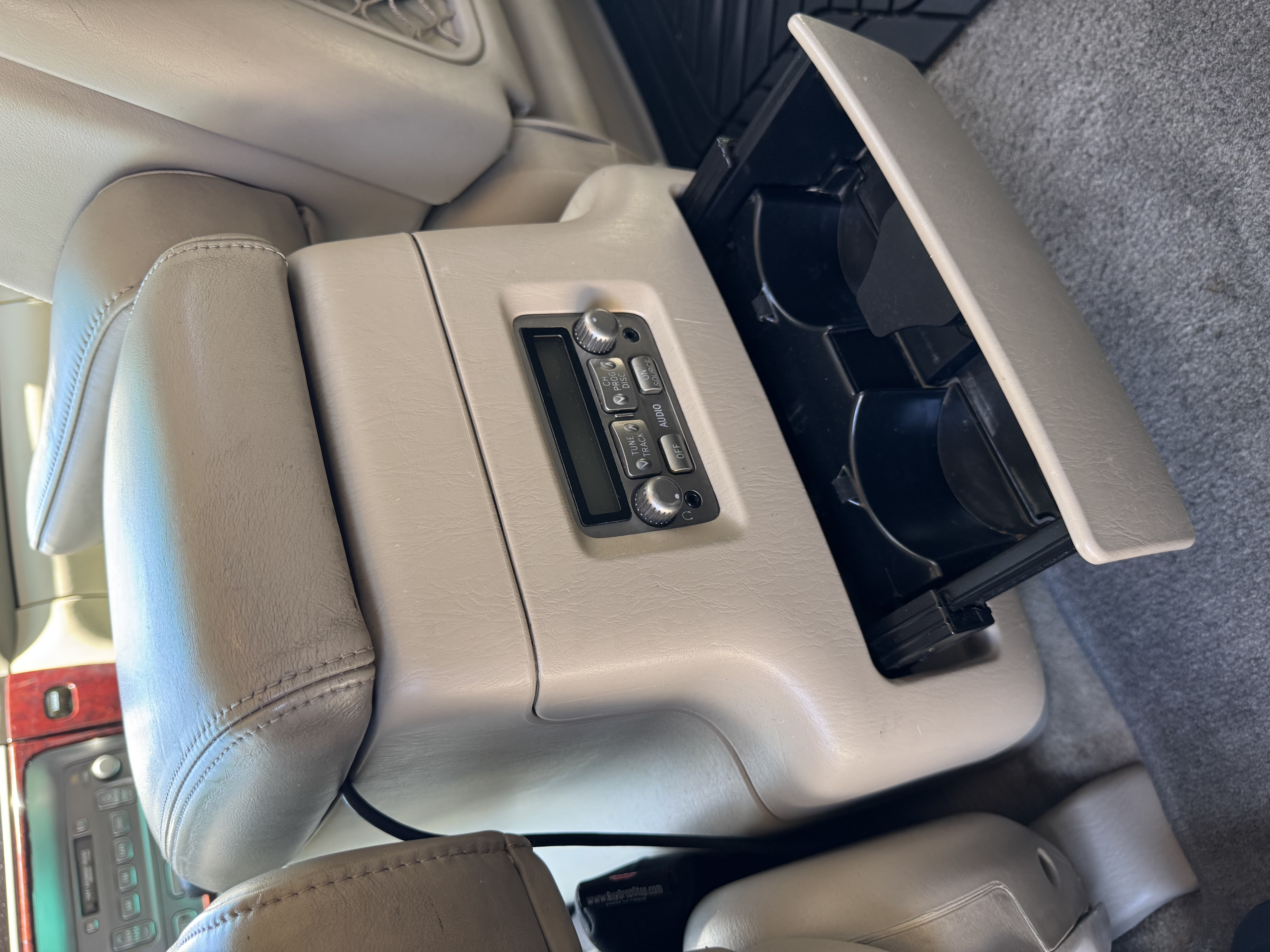 Used 2004 Toyota Land Cruiser AWD/4WD image 12