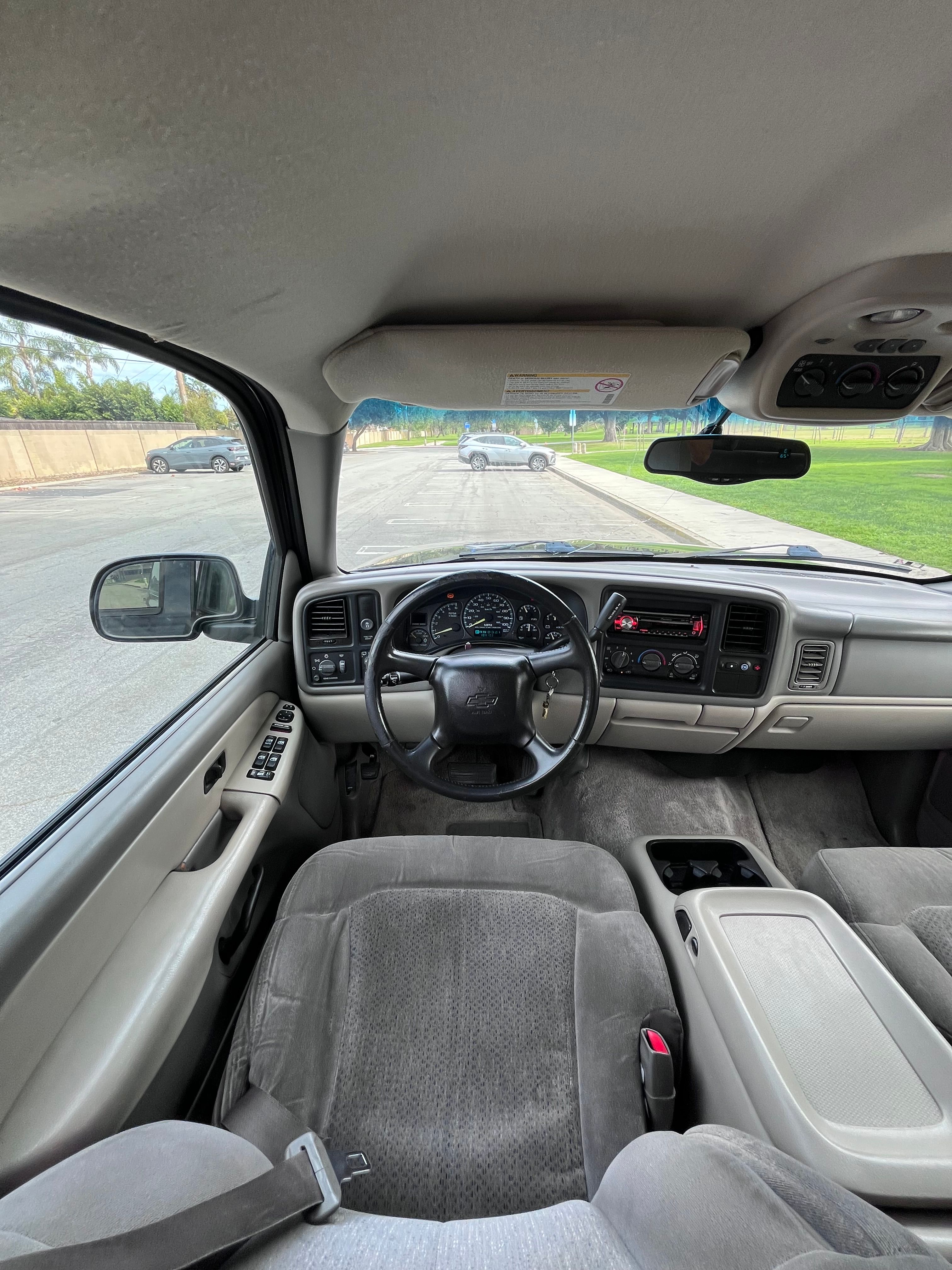 Used 2001 Chevrolet Suburban 2500 LS w/ LS Preferred Equipment Group RWD image 13