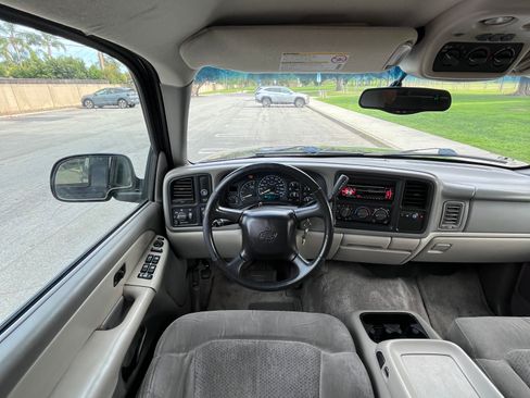 Used 2001 Chevrolet Suburban 2500 LS w/ LS Preferred Equipment Group RWD image 13