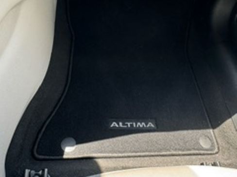 Used 2022 Nissan Altima 2.5 SL FWD image 14