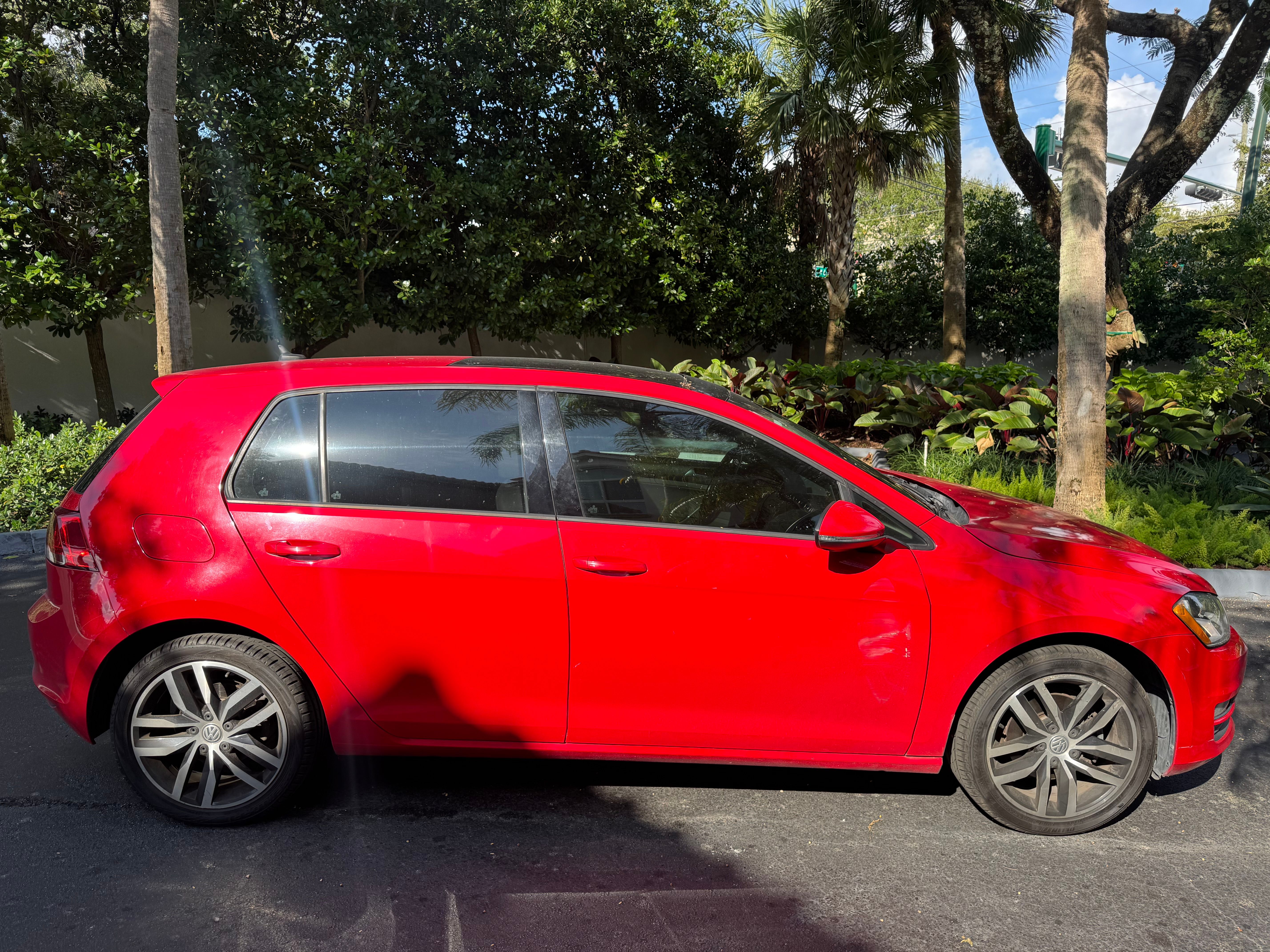 Used 2016 Volkswagen Golf SE FWD image 5