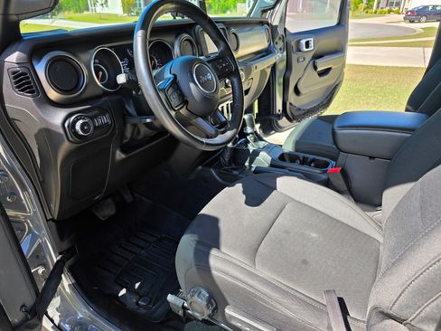 Used 2020 Jeep Wrangler Sport image 6