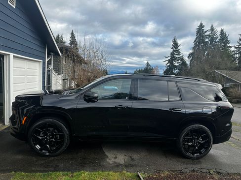 Used 2024 Chevrolet Traverse RS image 15