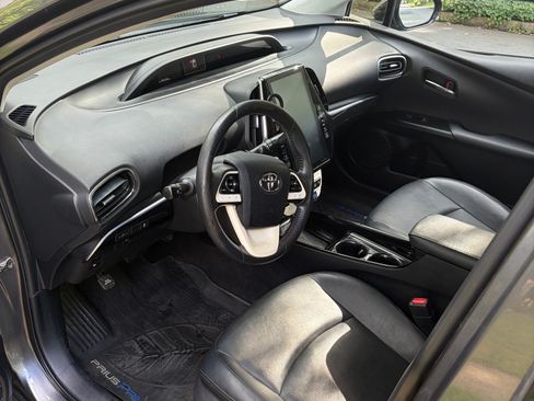 Used 2017 Toyota Prius Prime Premium FWD image 13