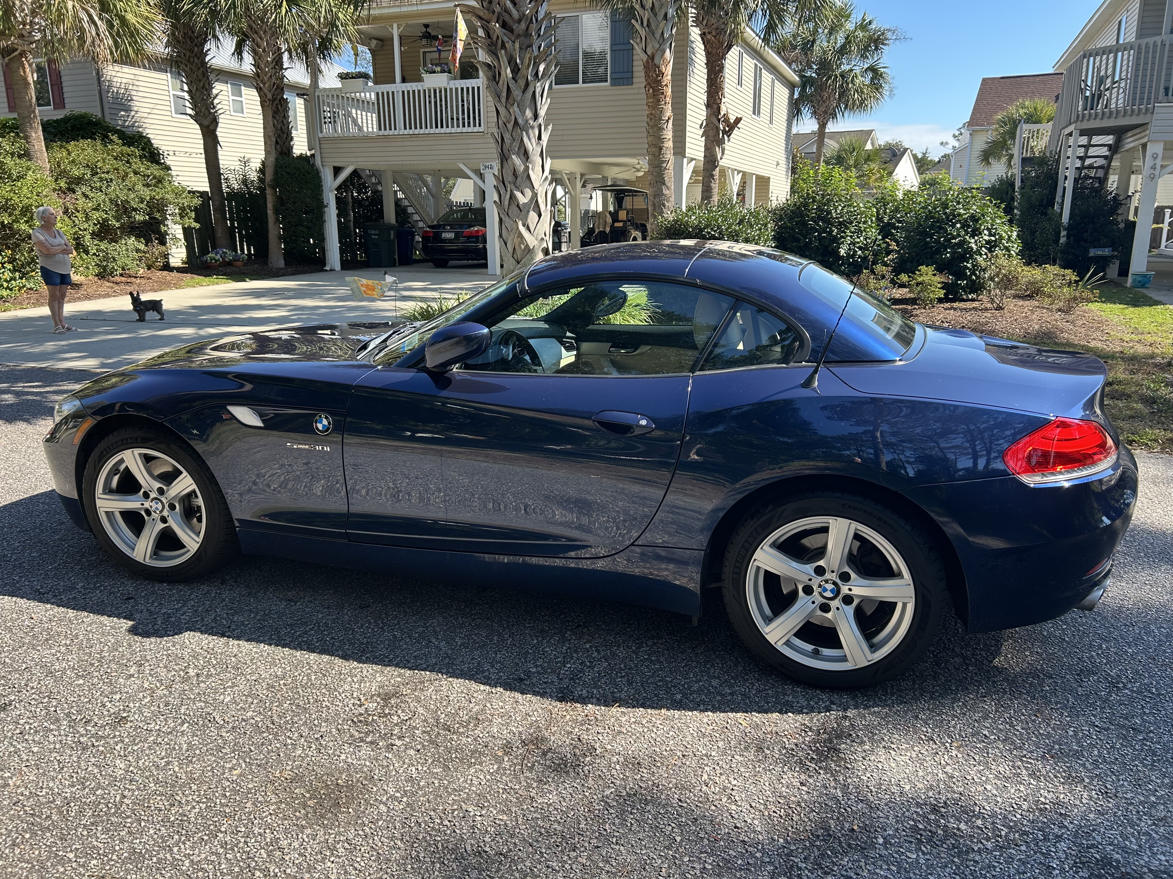 Used 2011 BMW Z4 sDrive30i RWD image 1