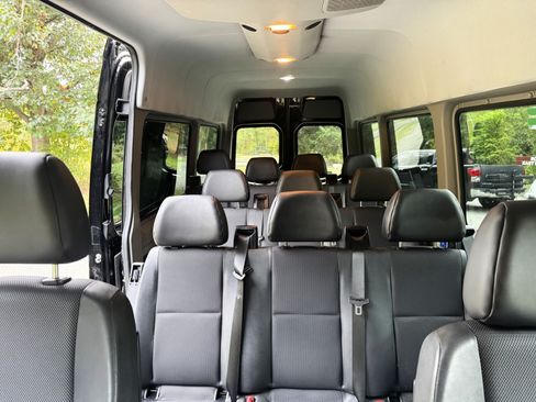 Used 2016 Mercedes-Benz Sprinter 2500 image 13