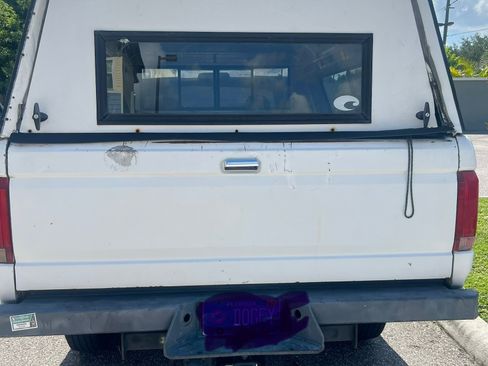 Used 1996 Ford F250 2WD SuperCab image 2