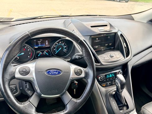 Used 2015 Ford Escape SE w/ Equipment Group 201A AWD/4WD image 16