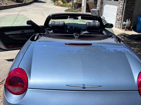 Used 2005 Ford Thunderbird RWD image 16