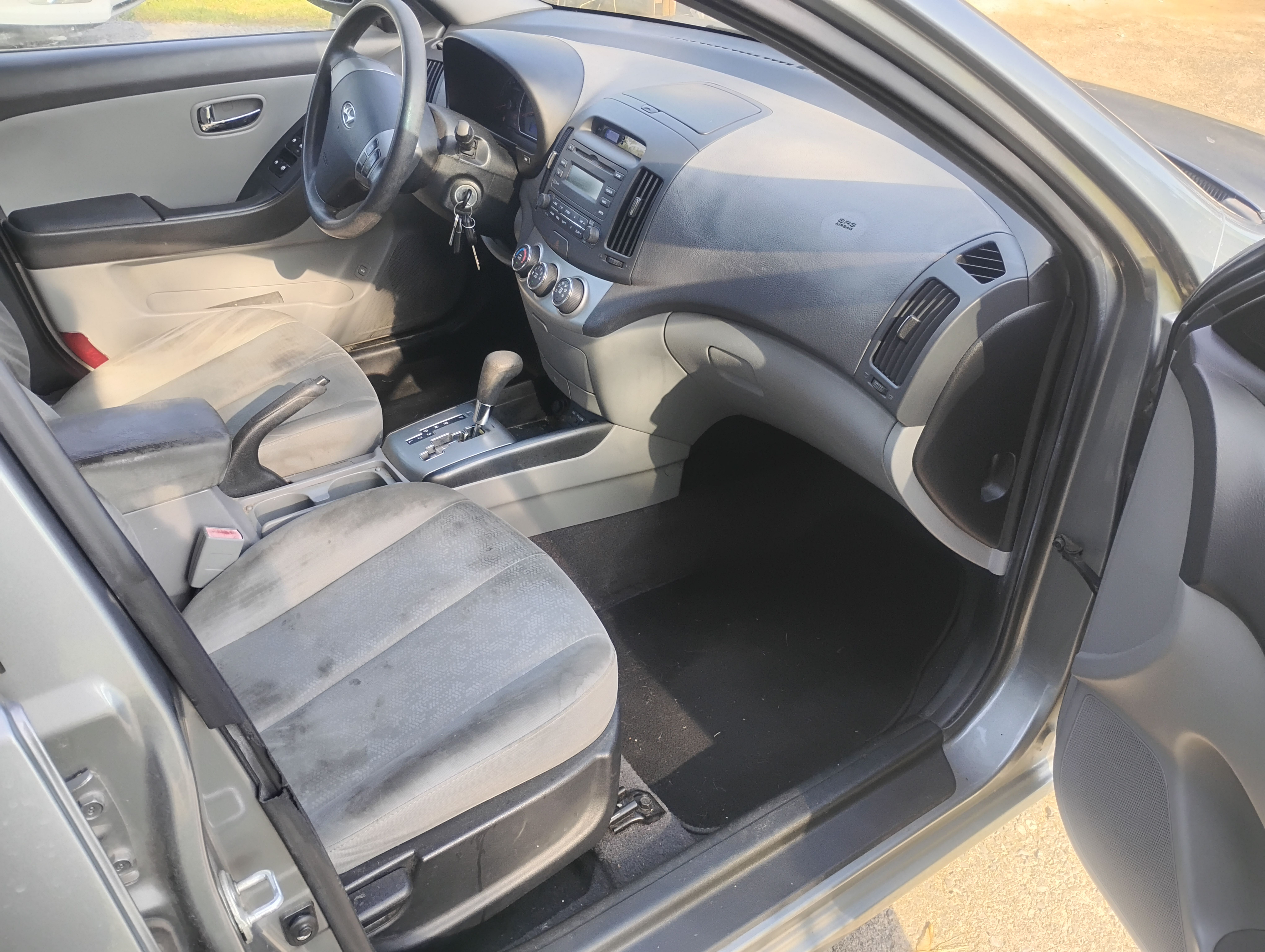 Used 2010 Hyundai Elantra GLS FWD image 9