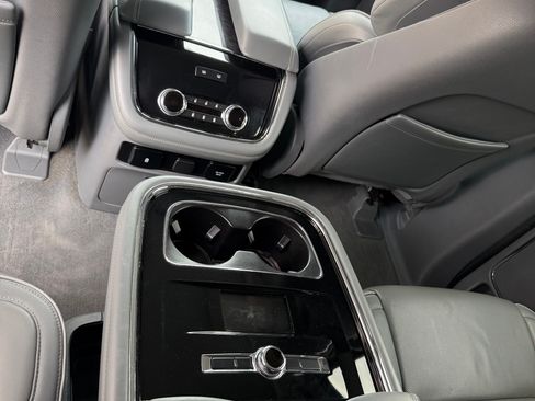 Used 2018 Lincoln Navigator L Reserve image 15