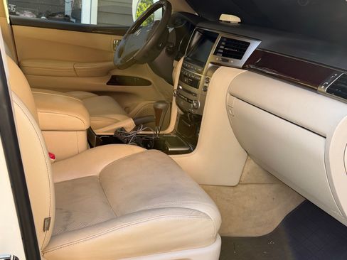 Used 2014 Lexus LX 570 4WD image 20
