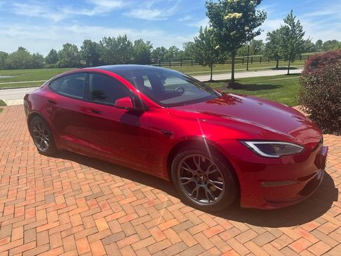 Used 2023 Tesla Model S Standard Range AWD/4WD image 1