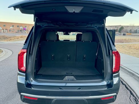 Used 2021 GMC Yukon SLT w/ SLT Premium Package AWD/4WD image 10
