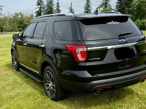 Used 2017 Ford Explorer Limited AWD/4WD image 2