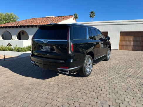 Used 2021 Cadillac Escalade Premium Luxury w/ LPO, Radiant Package image 4