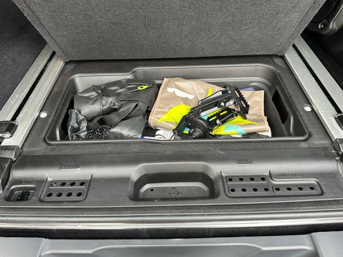 Used 2019 Jeep Wrangler Unlimited Sahara image 28