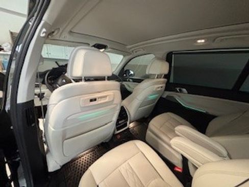 Used 2022 BMW X7 xDrive40i w/ Executive Package image 12