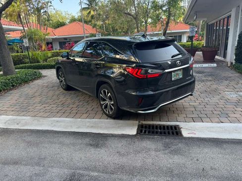 Used 2020 Lexus RX 350L FWD w/ Premium Package image 9