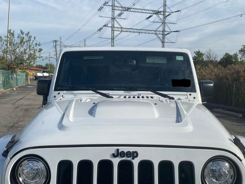 Used 2017 Jeep Wrangler Unlimited Sahara image 11