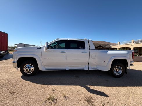 Used 2020 Chevrolet Silverado 3500 LTZ w/ LTZ Plus Package image 4