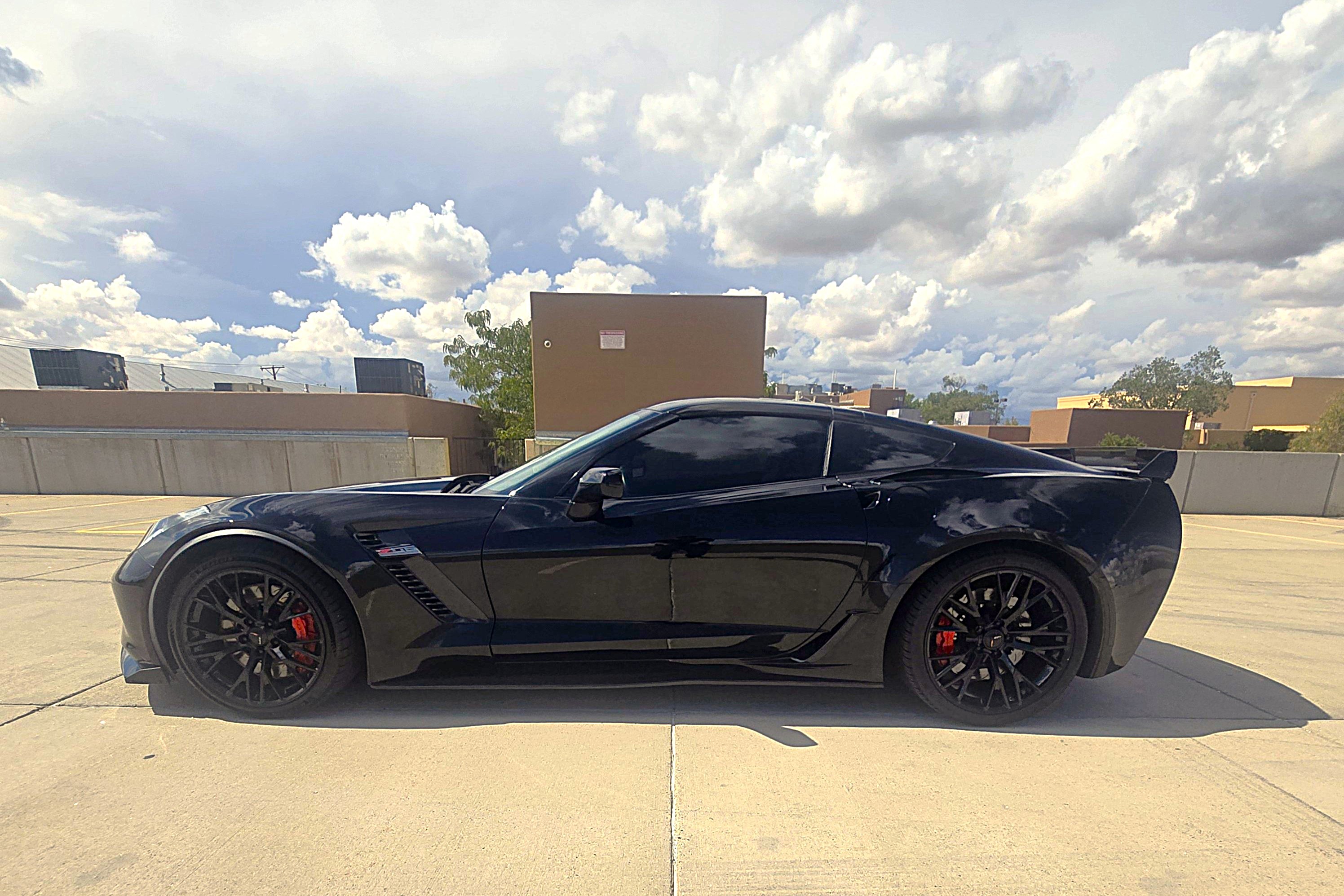 Used 2016 Chevrolet Corvette Z06 w/ 2LZ Preferred Equipment Group RWD image 4