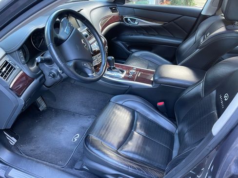 Used 2011 INFINITI M37 w/ Sport Pkg RWD image 10
