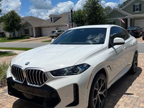 Used 2024 BMW X6 xDrive40i w/ Premium Package AWD/4WD image 4