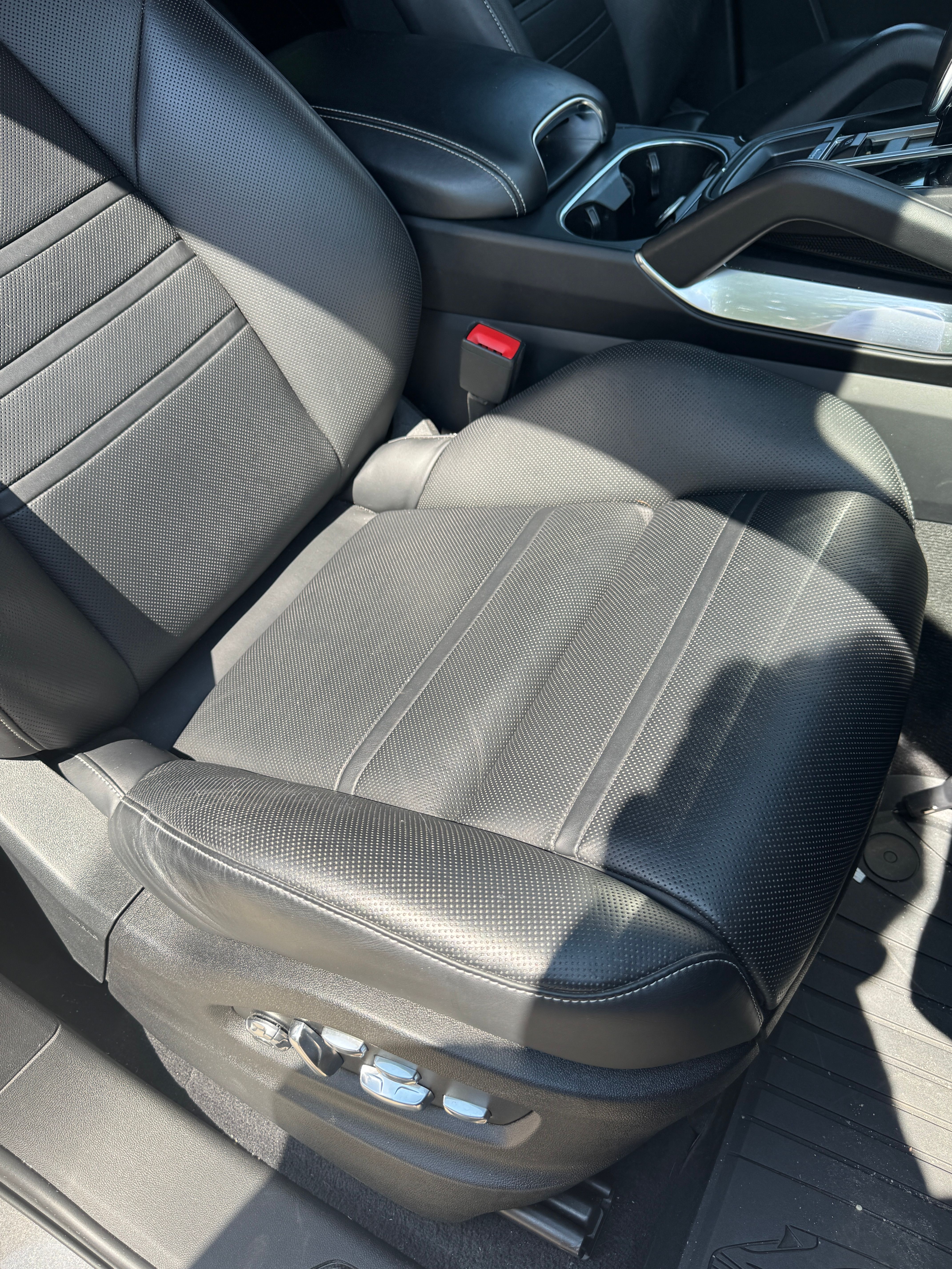 Used 2020 Porsche Cayenne Turbo AWD/4WD image 27