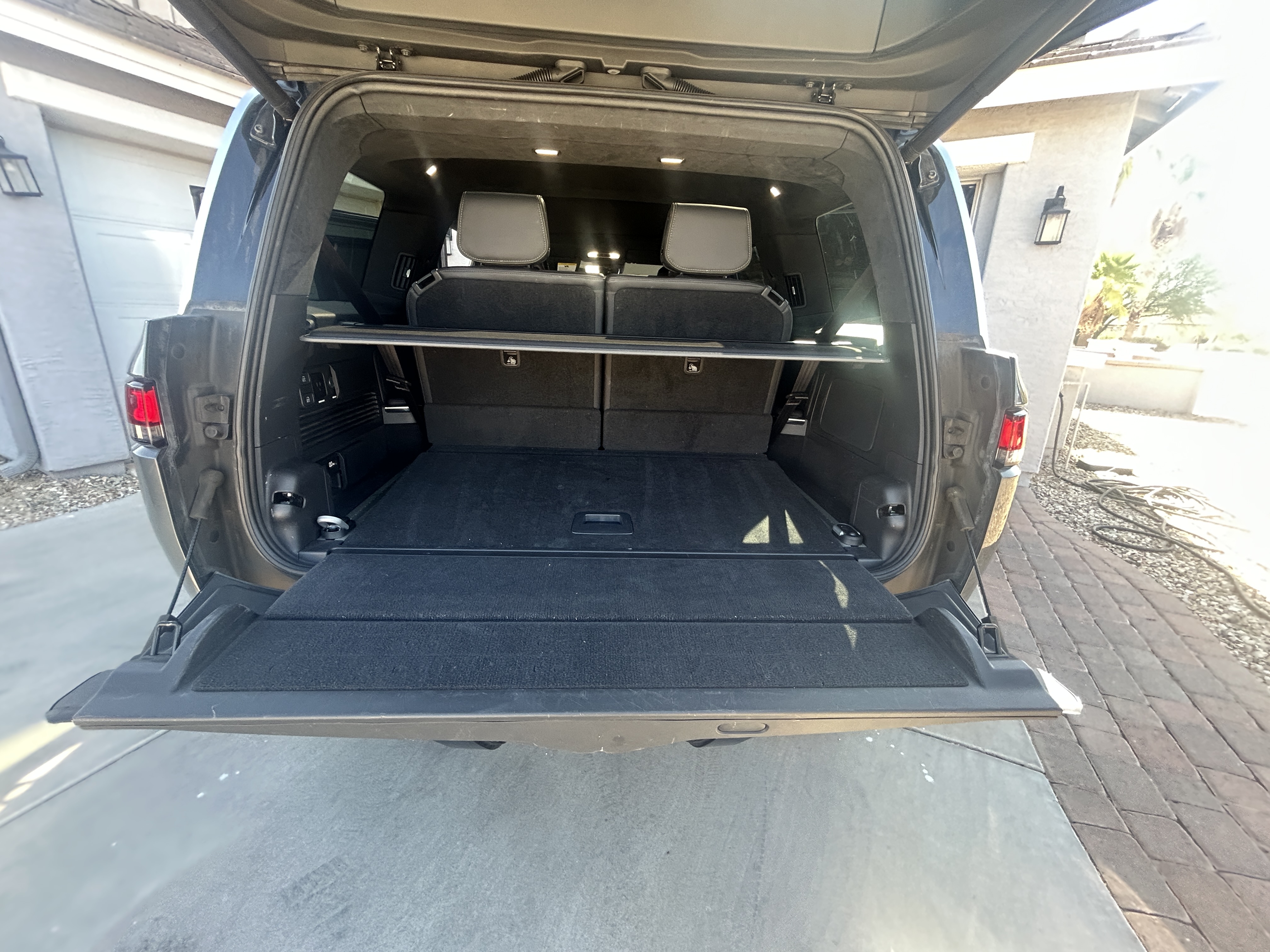 Used 2022 Rivian R1S Launch Edition AWD/4WD image 10