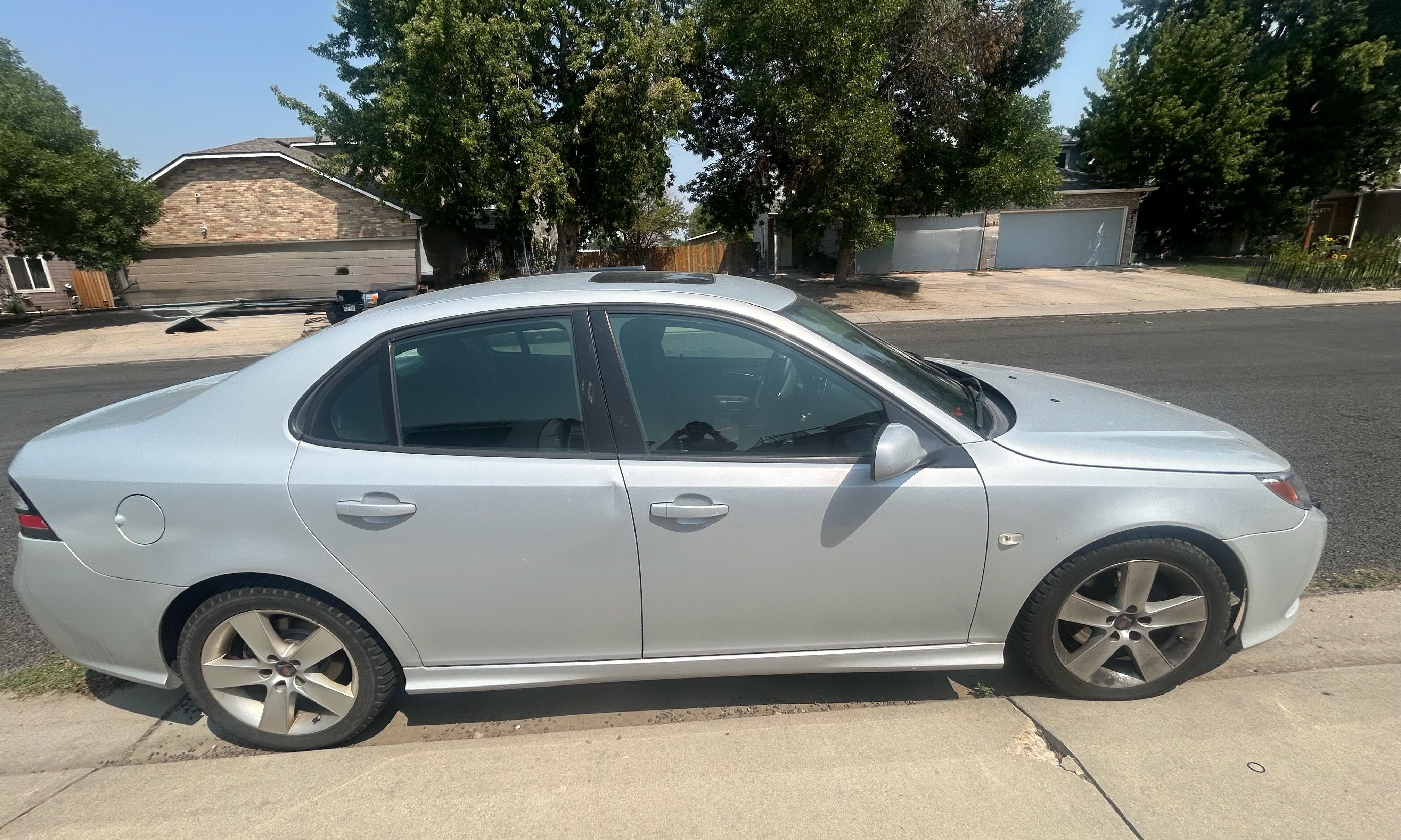 Used 2009 Saab 9-3 2.0T FWD image 2
