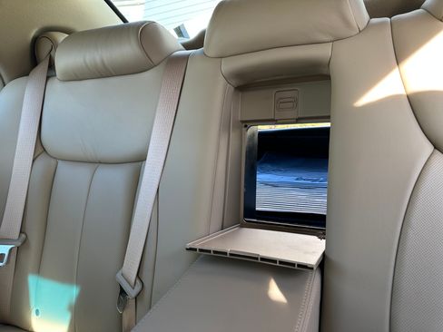 Used 2007 Cadillac DTS Luxury I w/ Trunk Convenience Package image 18