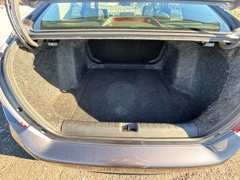 Used 2018 Honda Civic EX-L image 10