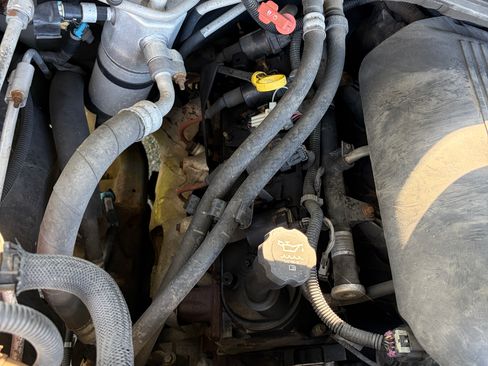 Used 2004 Chevrolet Suburban LS w/ Preferred Equipment Group AWD/4WD image 23