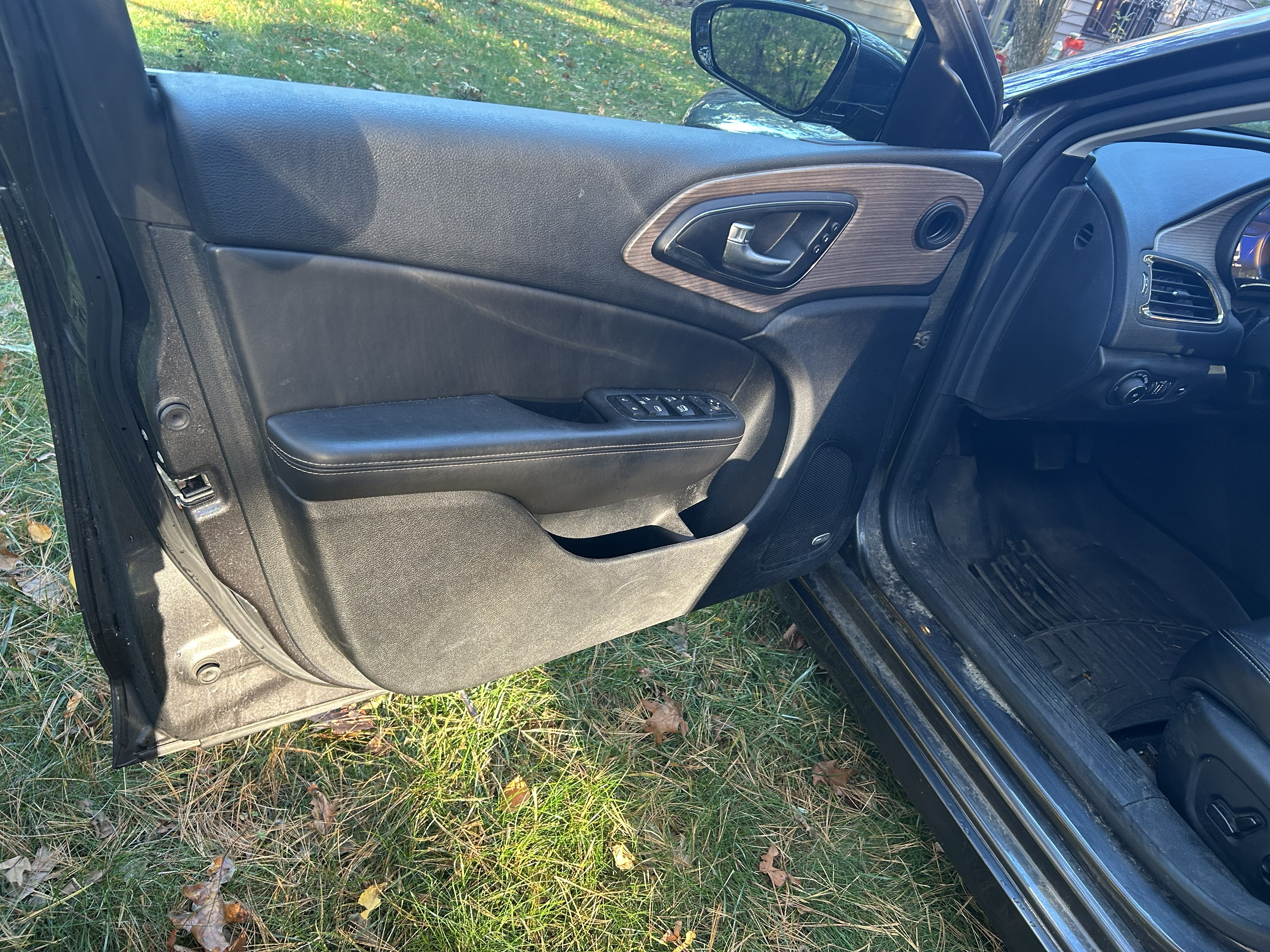 Used 2015 Chrysler 200 C w/ Navigation & Sound Group I FWD image 8