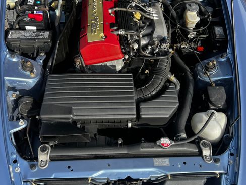 Used 2004 Honda S2000 image 11