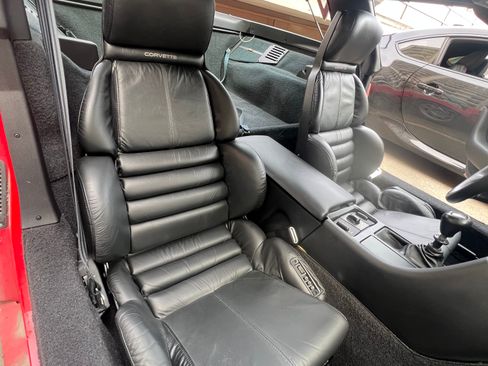 Used 1992 Chevrolet Corvette ZR1 image 24