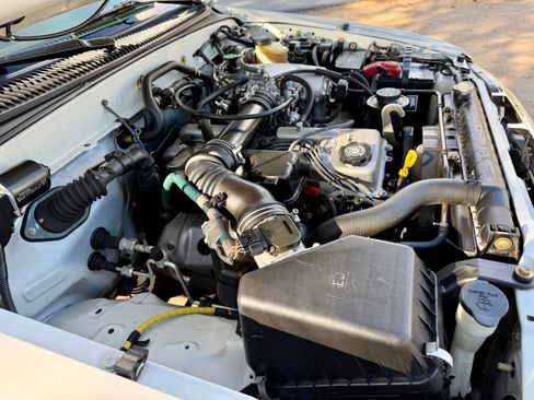 Used 1999 Toyota Tacoma 4x4 Regular Cab image 17