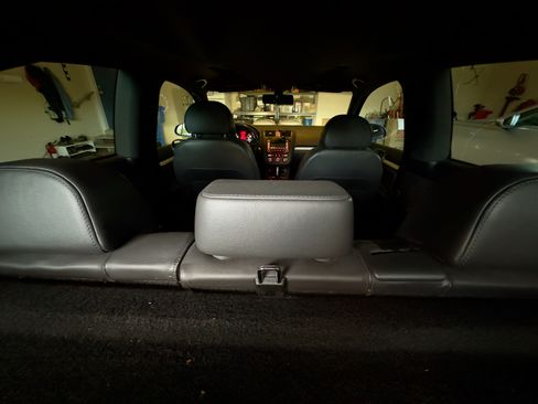 Used 2008 Volkswagen R32 image 4