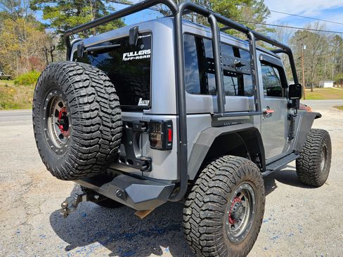 Used 2017 Jeep Wrangler Rubicon image 5