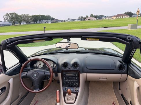 Used 2000 MAZDA MX-5 Miata RWD image 20