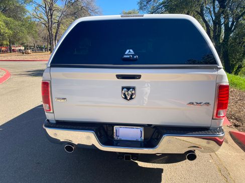 Used 2017 RAM 1500 Laramie w/ Convenience Group image 6