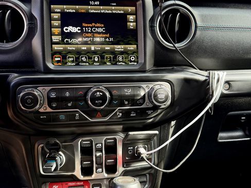 Used 2021 Jeep Wrangler Unlimited Rubicon 4xe w/ Steel Bumper Group image 17