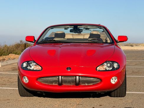Used 2003 Jaguar XK8 Convertible image 4
